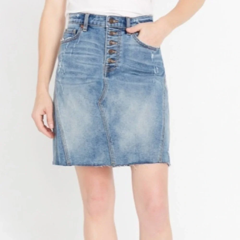 BUFFALO Summer Fling Cool Girl Distressed Denim Skirt 25